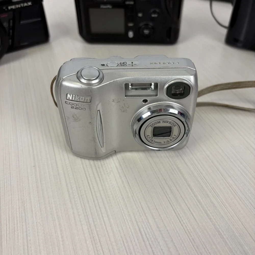 Lot Of 4 Cameras For PARTS OR REPAIR ONLY (Read Description)